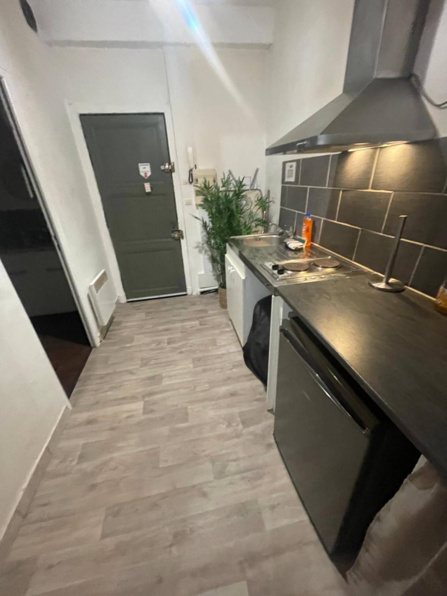 Appartements 24H 7J 카르카손 외부 사진